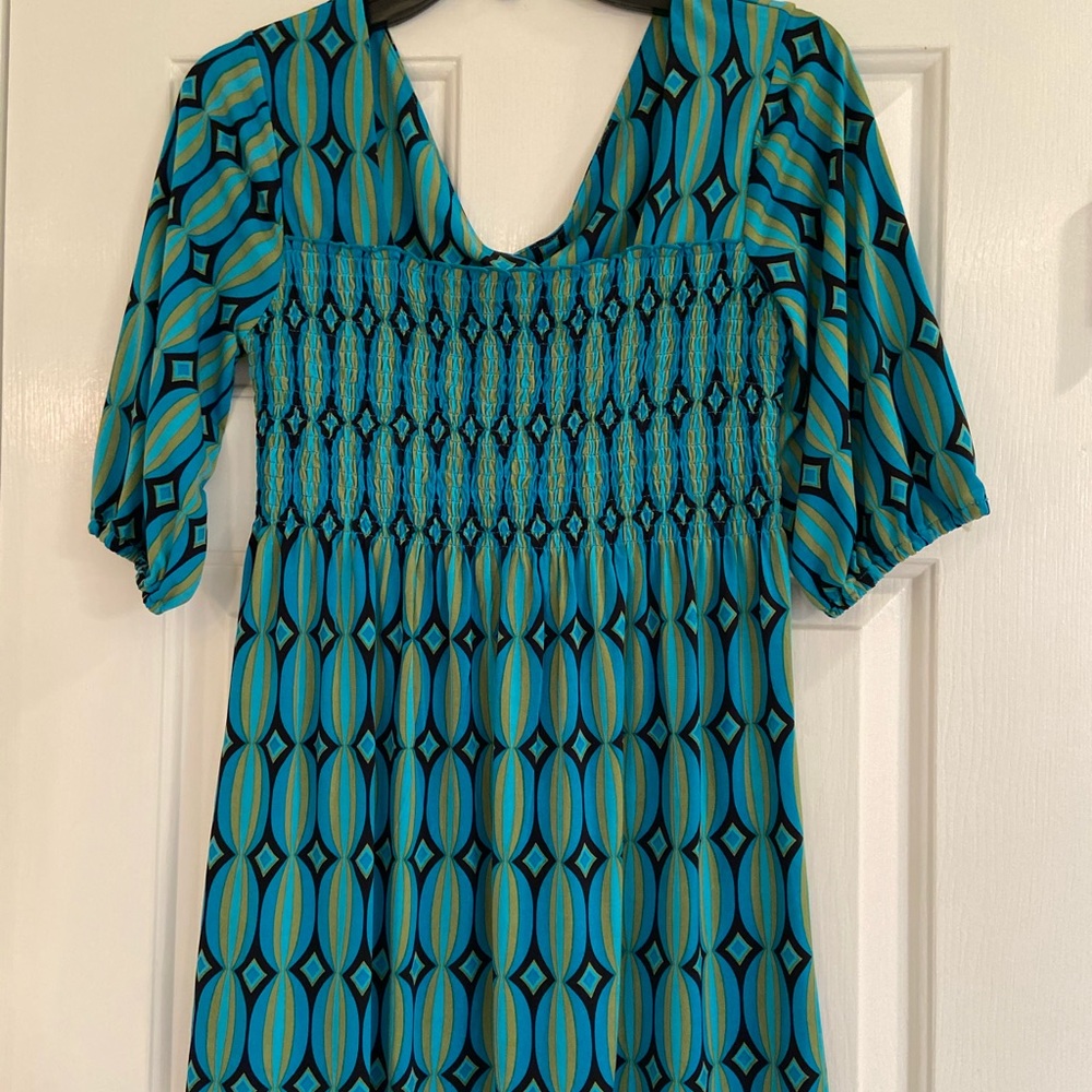 Bisou Bisou blueish green patterned shirt..size Medium